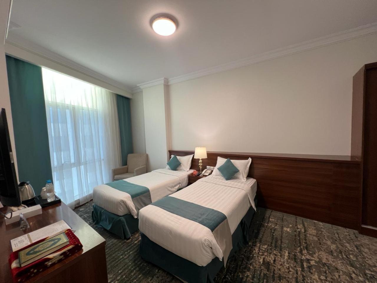Zaha Al Madina Hotel Медина Екстериор снимка