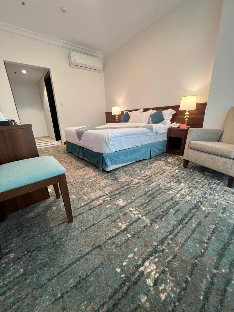 Zaha Al Madina Hotel Медина Екстериор снимка