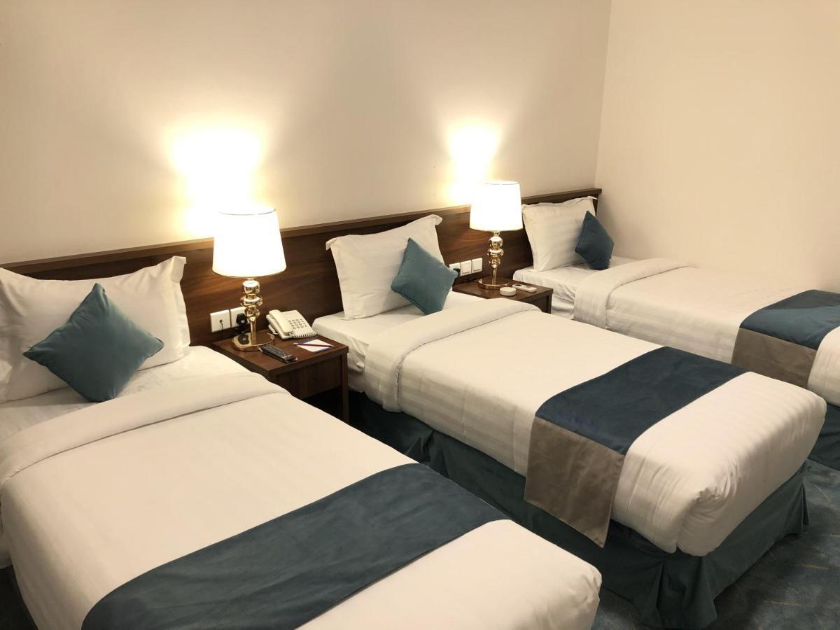 Zaha Al Madina Hotel Медина Екстериор снимка