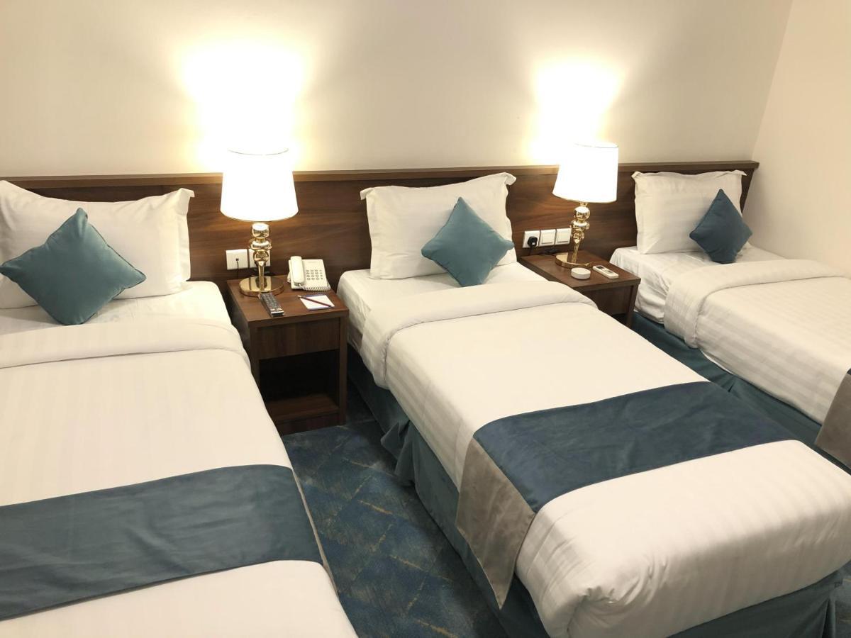 Zaha Al Madina Hotel Медина Екстериор снимка