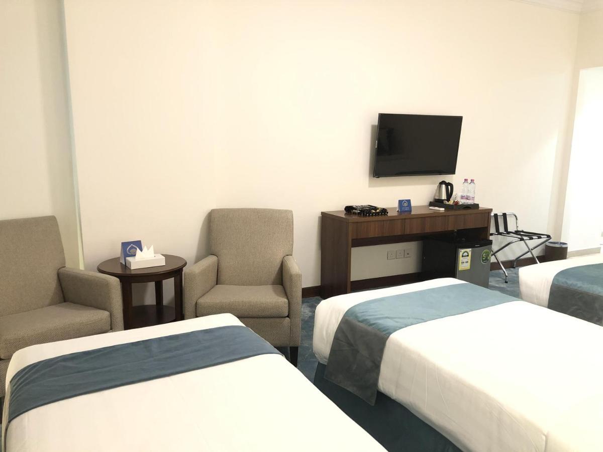 Zaha Al Madina Hotel Медина Екстериор снимка