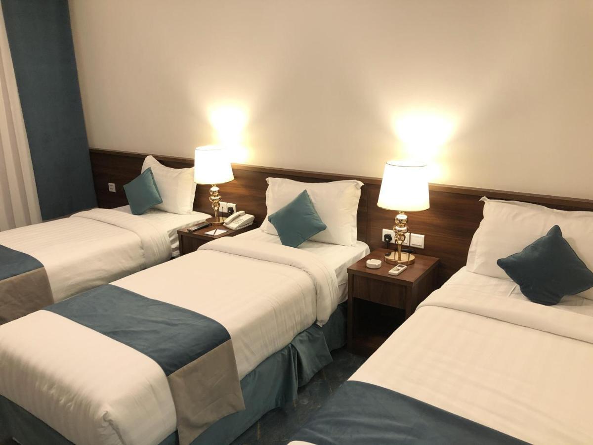 Zaha Al Madina Hotel Медина Екстериор снимка