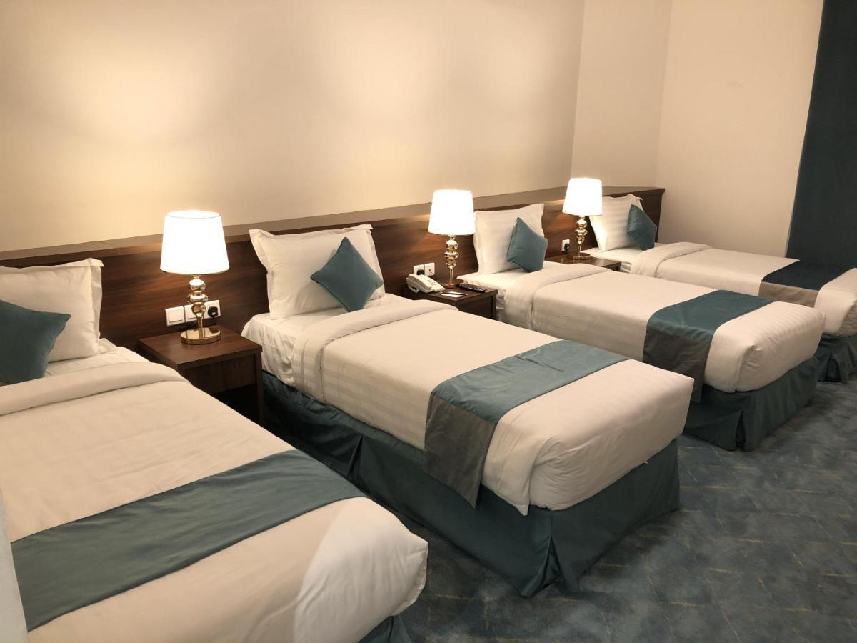 Zaha Al Madina Hotel Медина Екстериор снимка