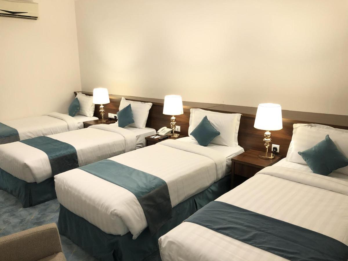 Zaha Al Madina Hotel Медина Екстериор снимка