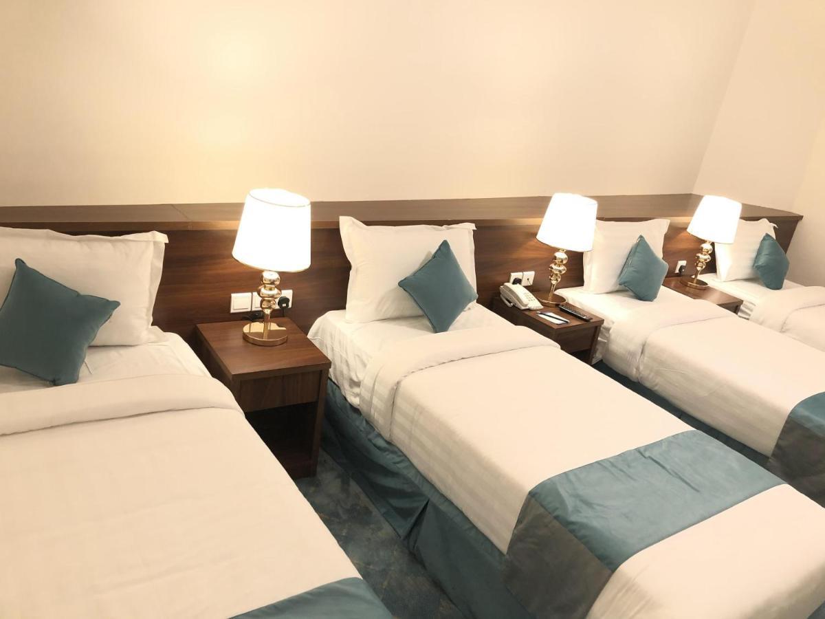 Zaha Al Madina Hotel Медина Екстериор снимка